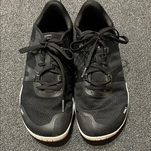 Men's Xero Size 9 Black Athletic Shoes
